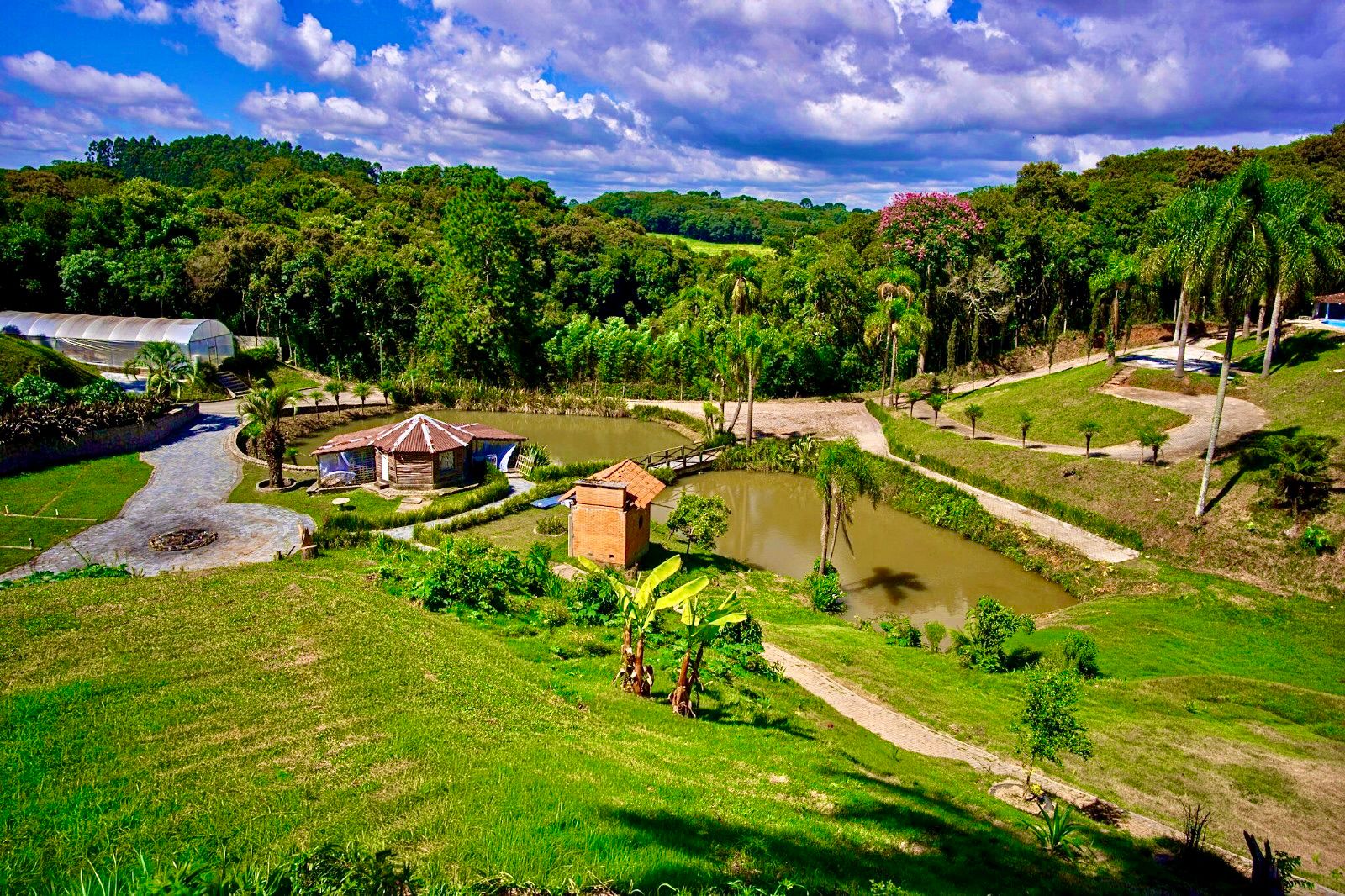 Vista aérea completa da Chácara O Alvo